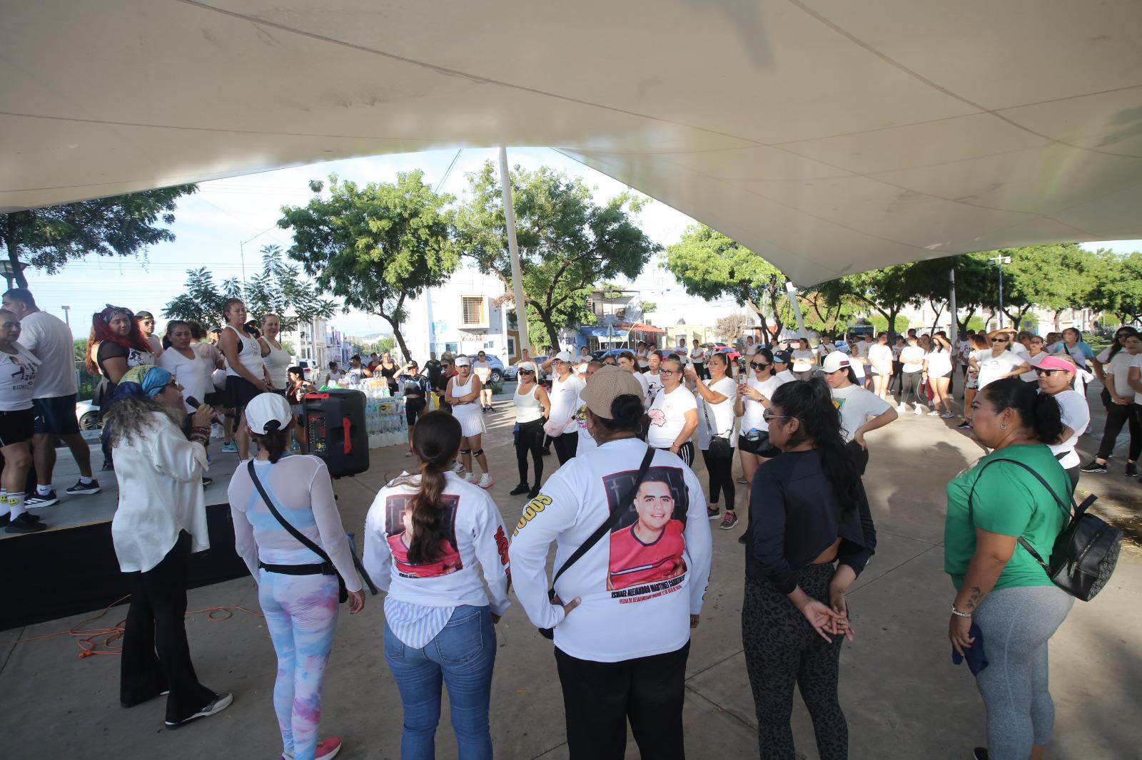 $!Master Class de Zumba reúne apoyo para madres buscadoras en Mazatlán