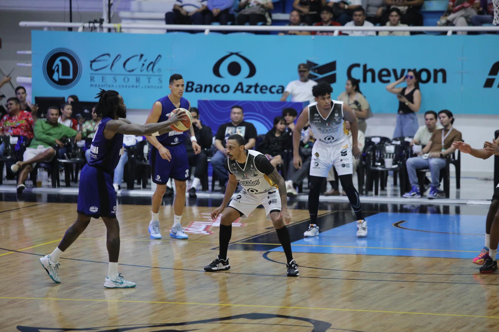 $!Venados Basketball barre a Halcones y se lleva la serie