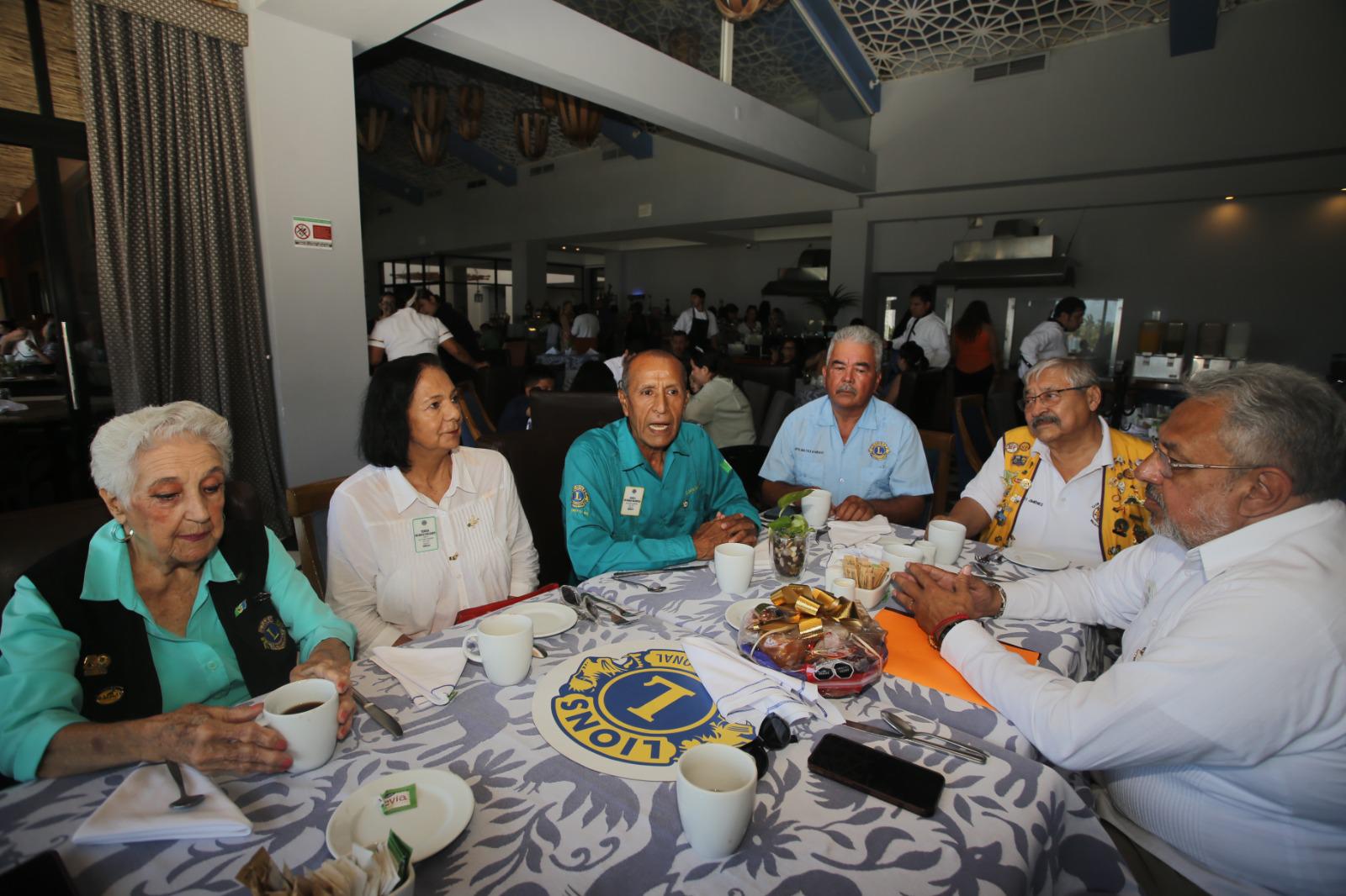 $!Francisco Estrada agradeció al dirigentes nacional la entrega de estos reconocimientos a los integrantes de los clubes locales.