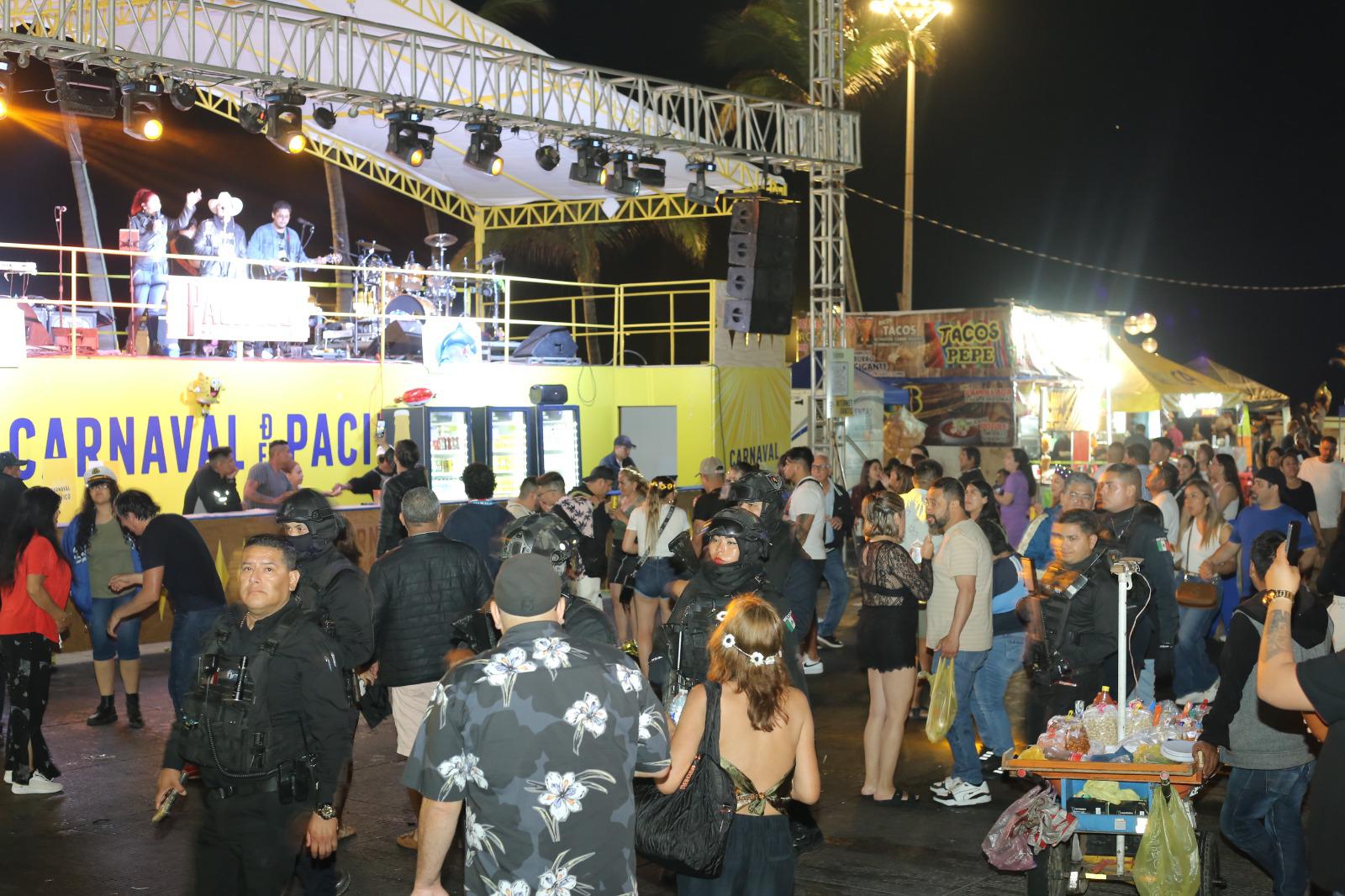 $!Vibra Olas Altas con la segunda noche del Carnaval de Mazatlán 2025
