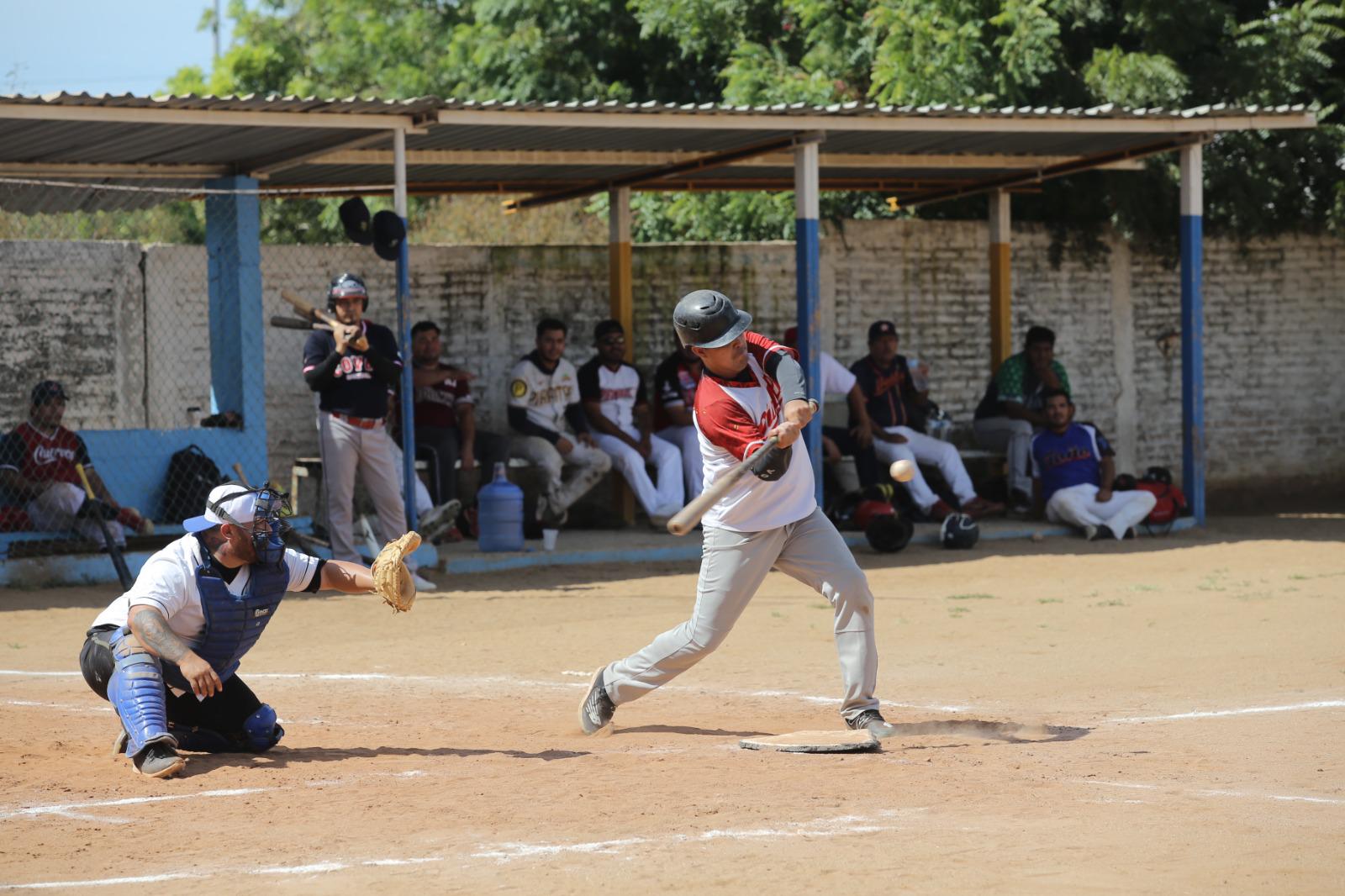 $!Phillips Mazatlán se impone en duelo de batazos a Nitram