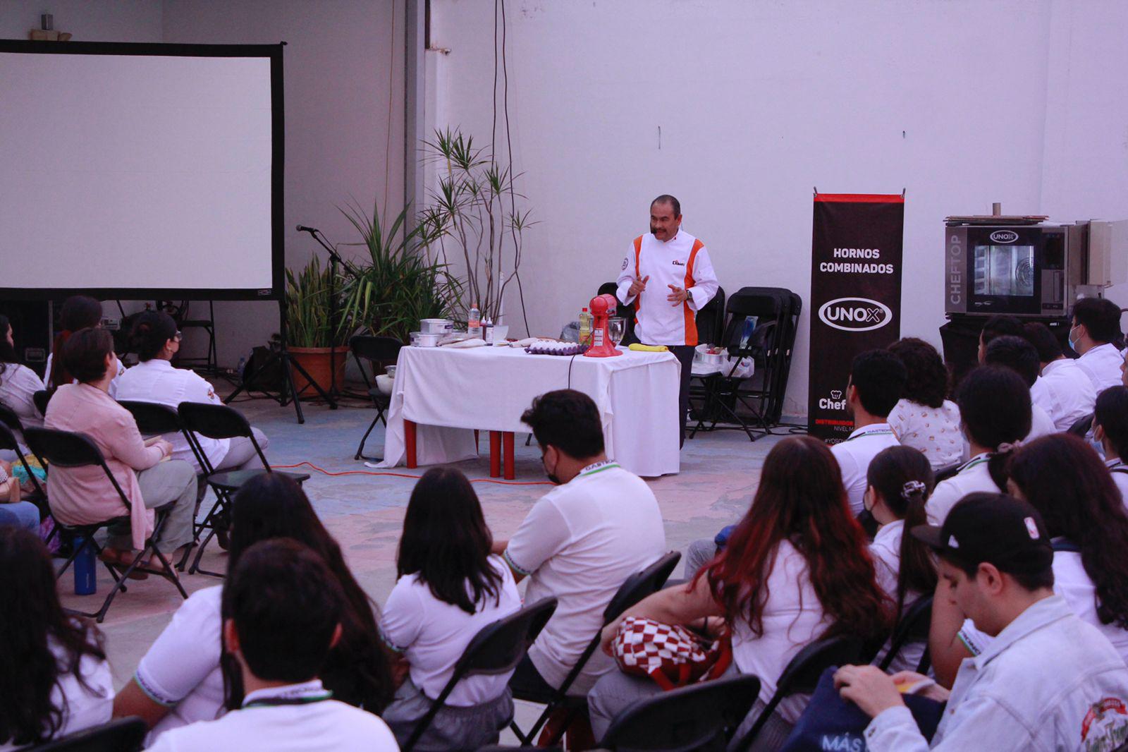 $!Un pastel con harinas preparadas es de muy buena calidad, asegura Héctor Flores