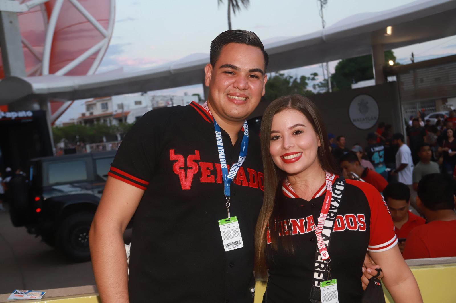 $!Víctor Sedano y Andrea Leal.
