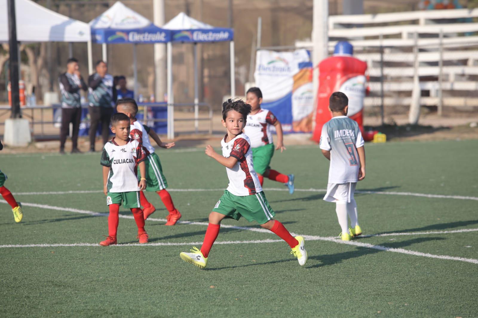 $!Mazatlán remonta a Culiacán y liga segunda victoria en Estatal de Futbol Chupones