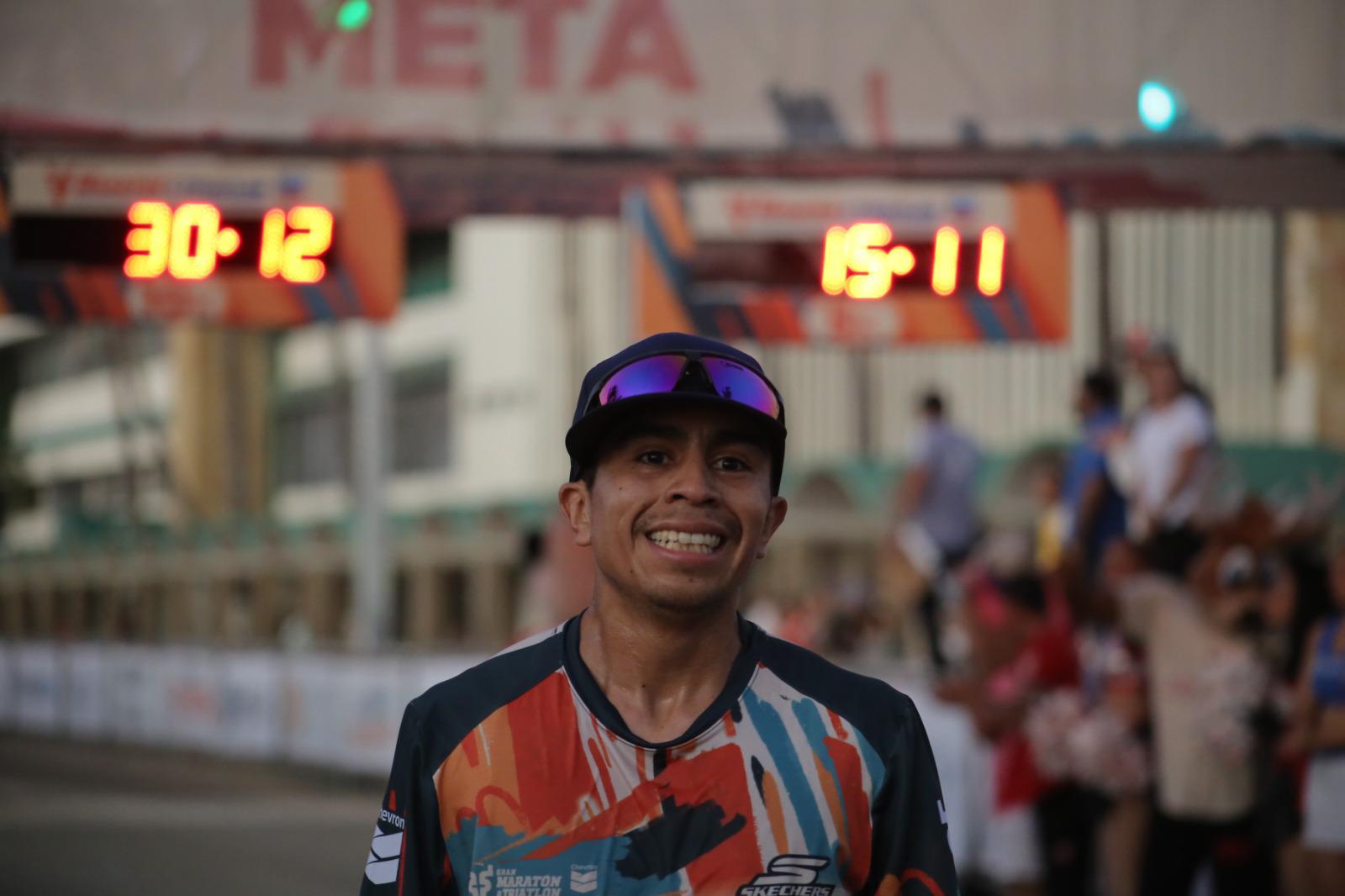 $!Luis Ricardo Jiménez y Martha Moreno reinan en los 10K del Maratón Pacífico 2024