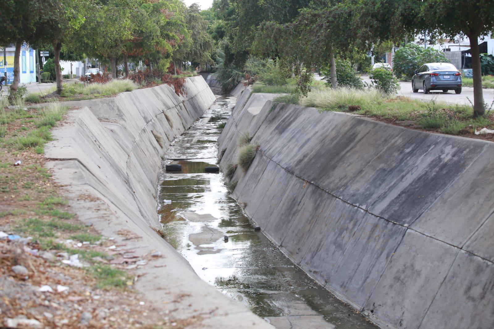 $!Piden vecinos de Pradera Dorada 2 actuar contra robos y tiro de escombros