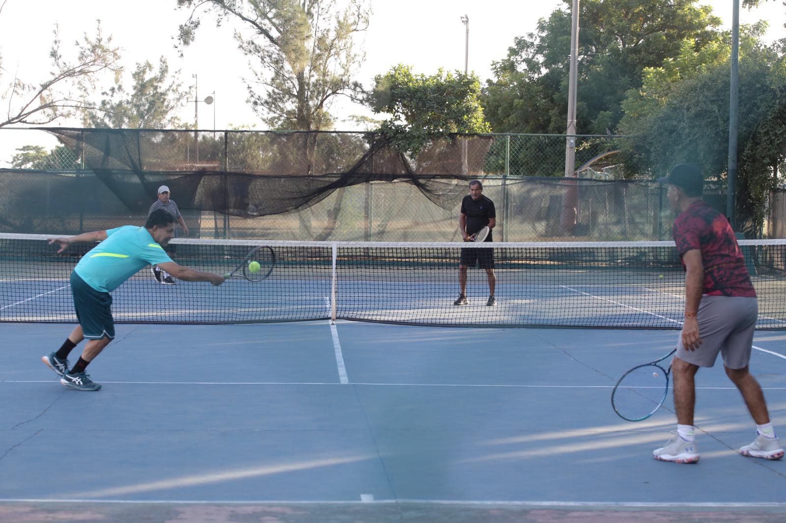 $!Vázquez y Mendoza imponen condiciones en Torneo del Pavo