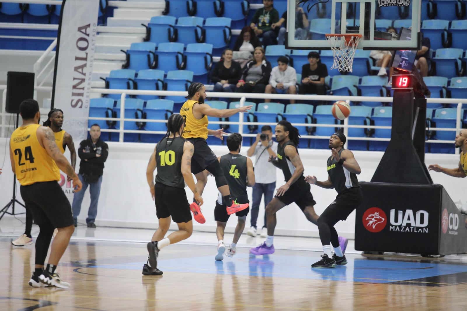 $!Caballeros de Culiacán resiste embate final de Venados Basketball en el puerto