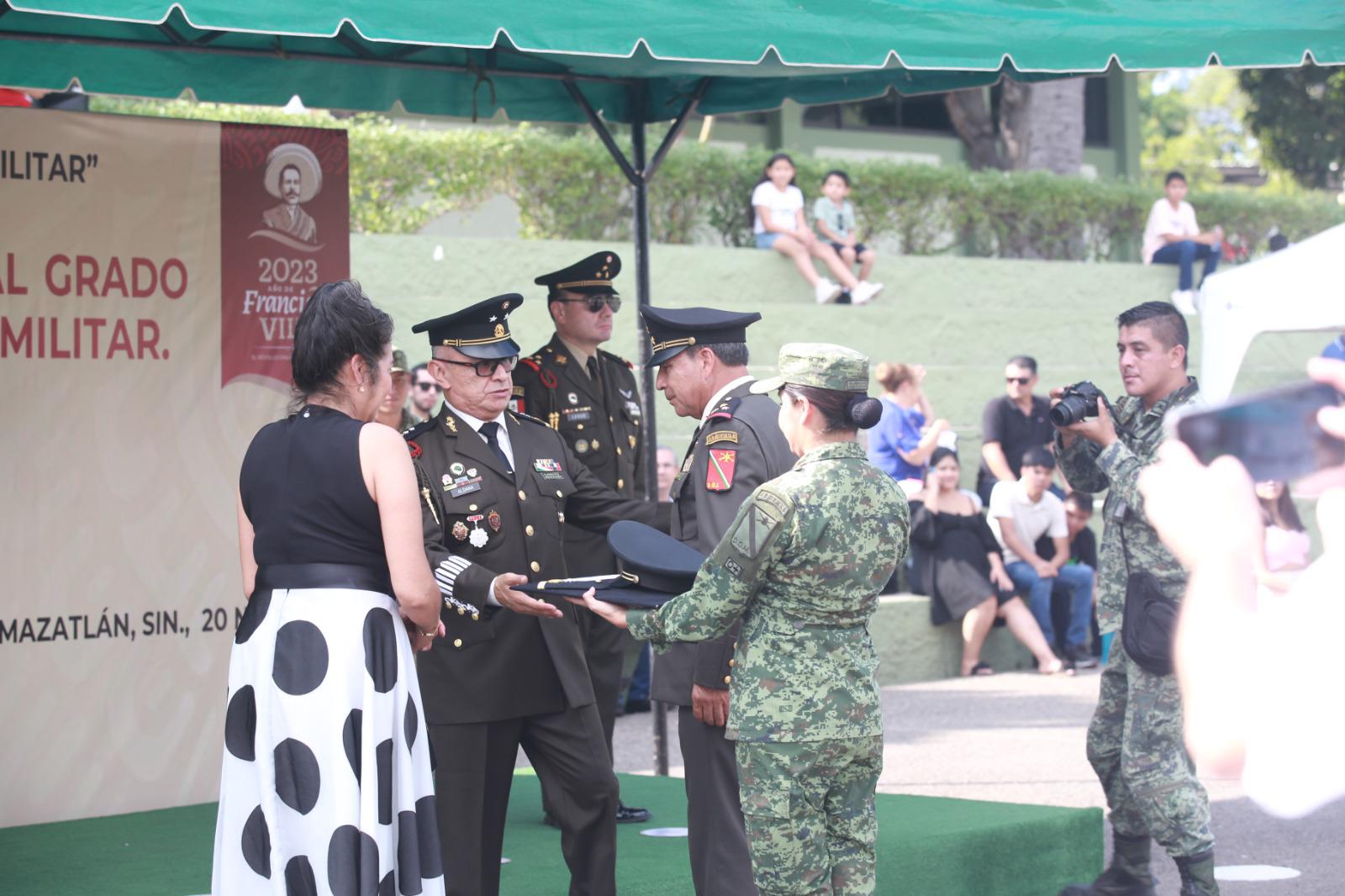 $!Reciben su ascenso 20 militares en la Tercera Región en Mazatlán
