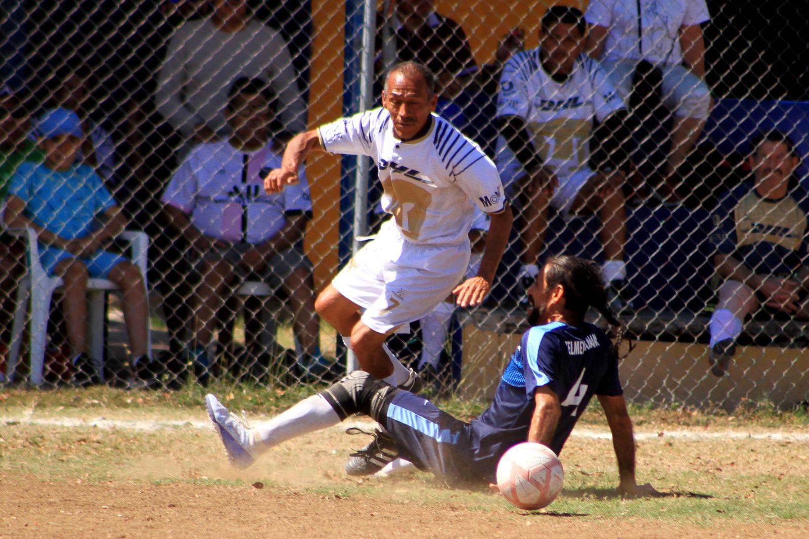 $!Muralla no suelta la cima de Liga Veteranos Platino