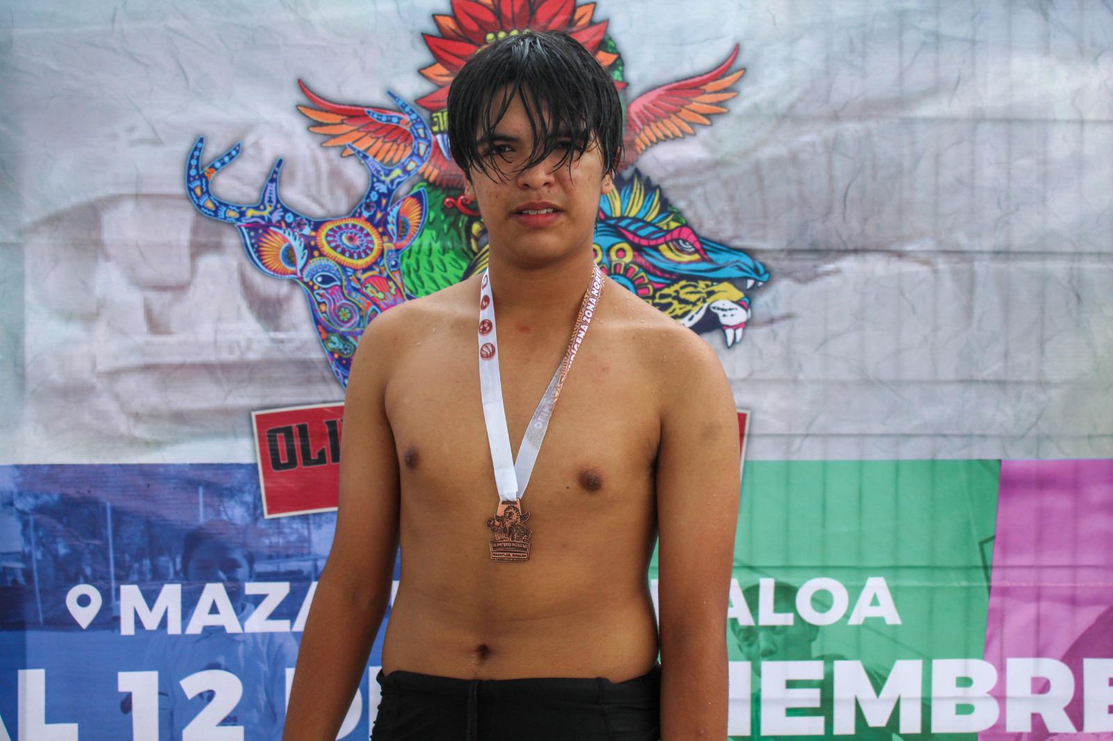$!Tritones mazatlecos toman parte de Olimpiada Indígena Zona Norte
