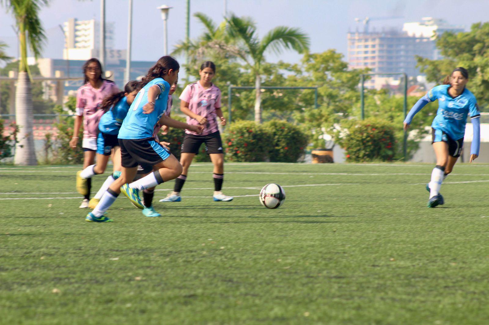 $!Rugen Leonas en eliminatoria municipal de futbol