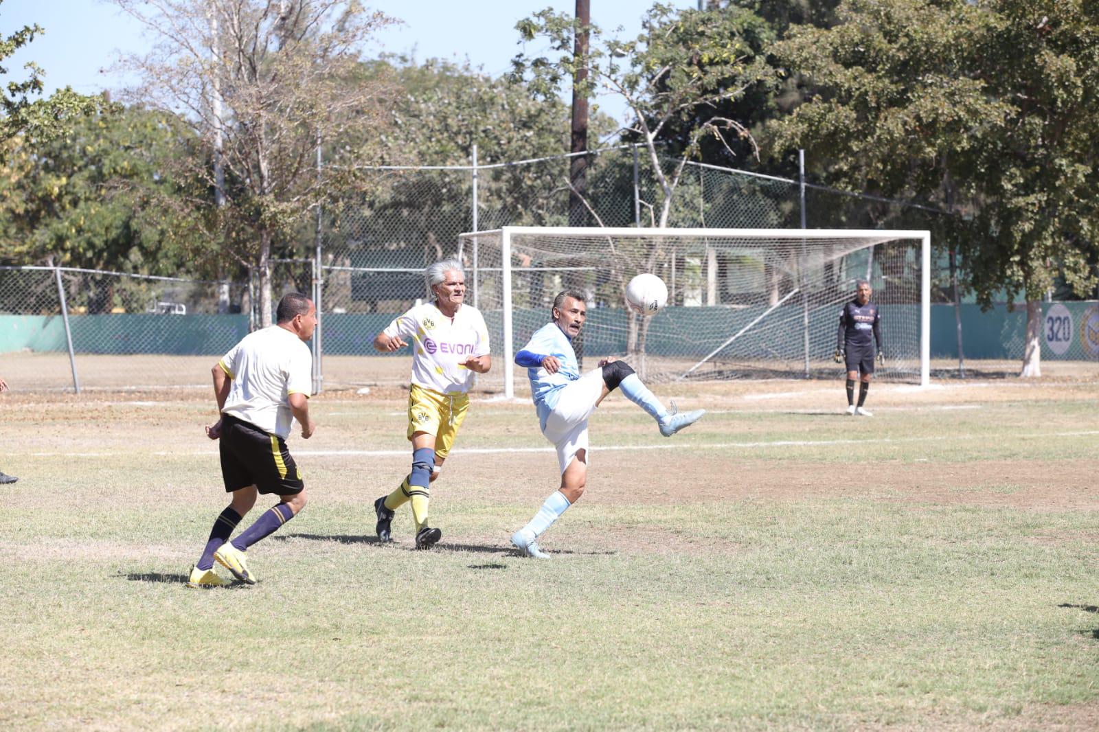 $!Amigos de Villafuerte se queda con el Campeón de Campeones de la Veteranos Platino