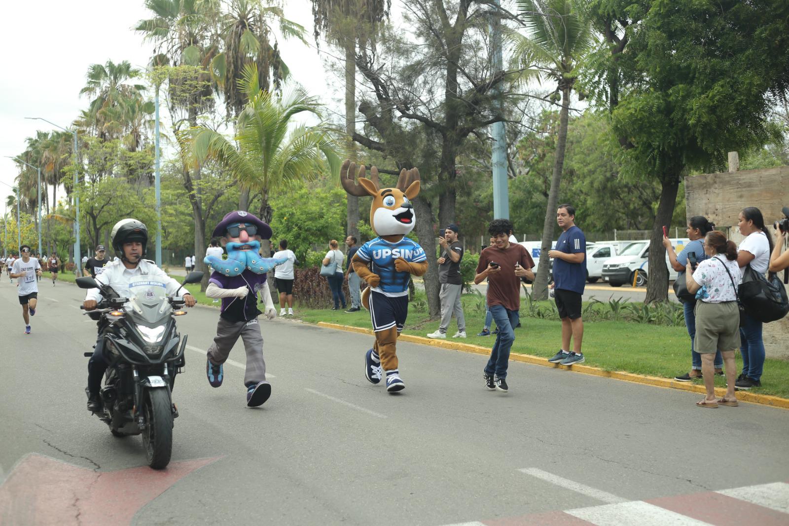 $!Labrador y Medina imponen categoría en Carrera Nacional por la Salud, en Mazatlán