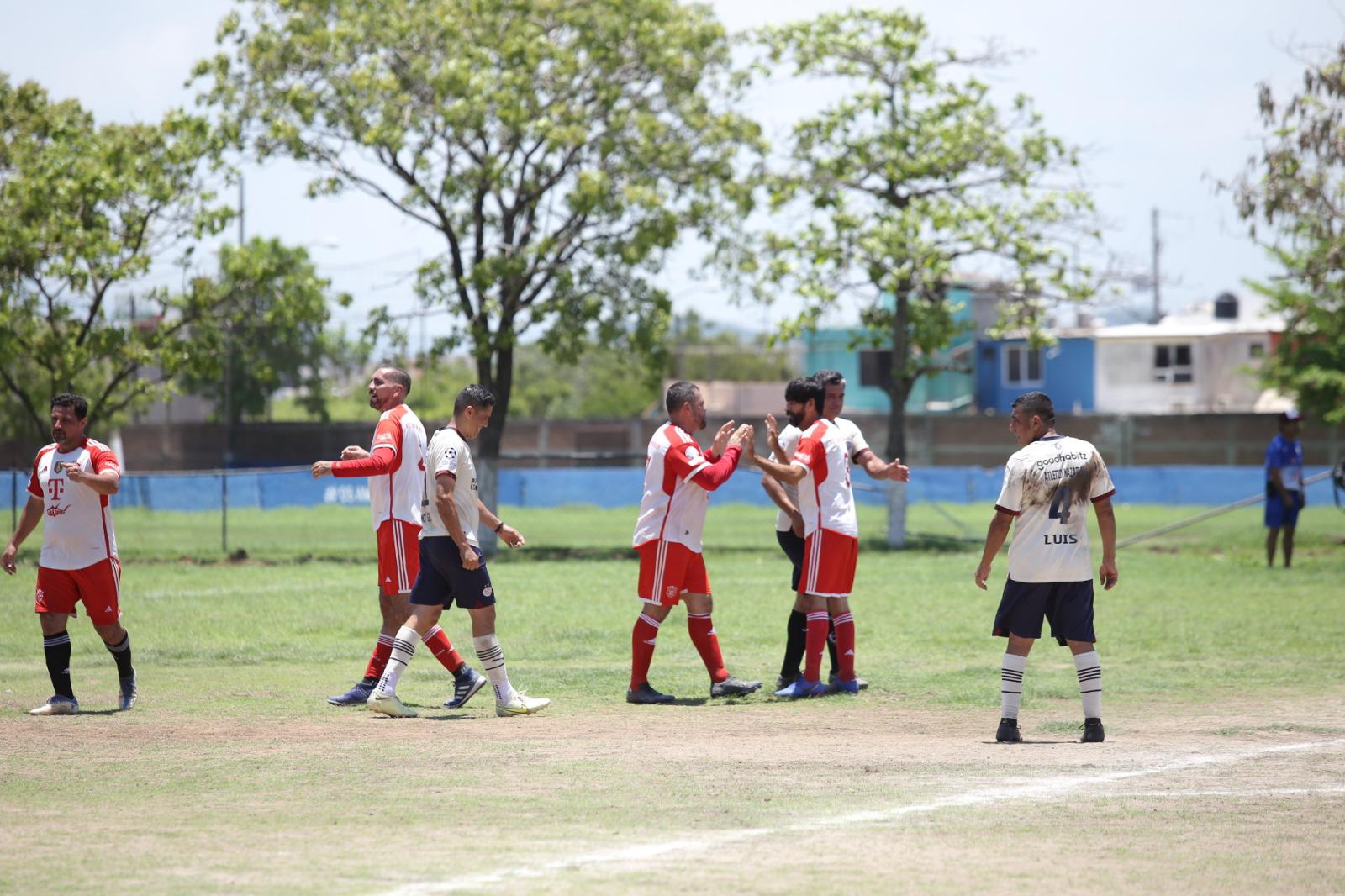 $!López Mateos consigue ‘carro completo’ en Liga Diamante, en Muralla