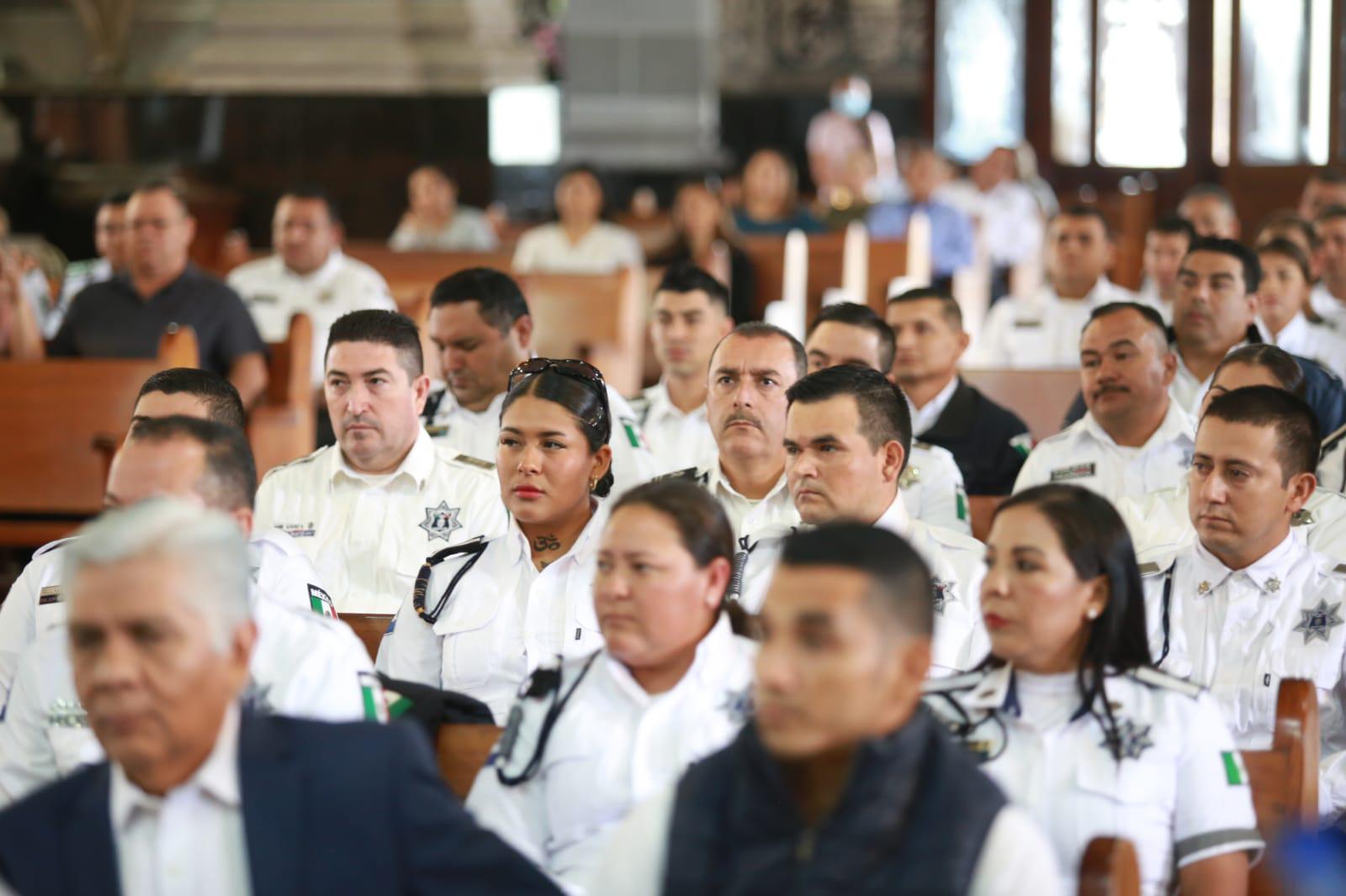 $!Agentes de Tránsito en Mazatlán inician festejos con misa