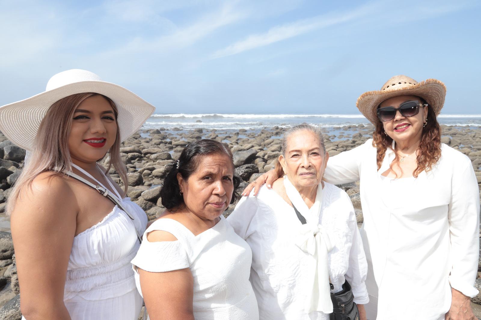 $!Bianca Jiménez,Teresa Santiago, Amelia Rodríguez y Ana Peregrina.