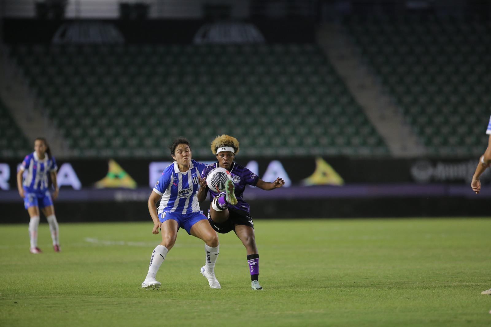 $!Mazatlán fracasa en casa y es goleado por Monterrey