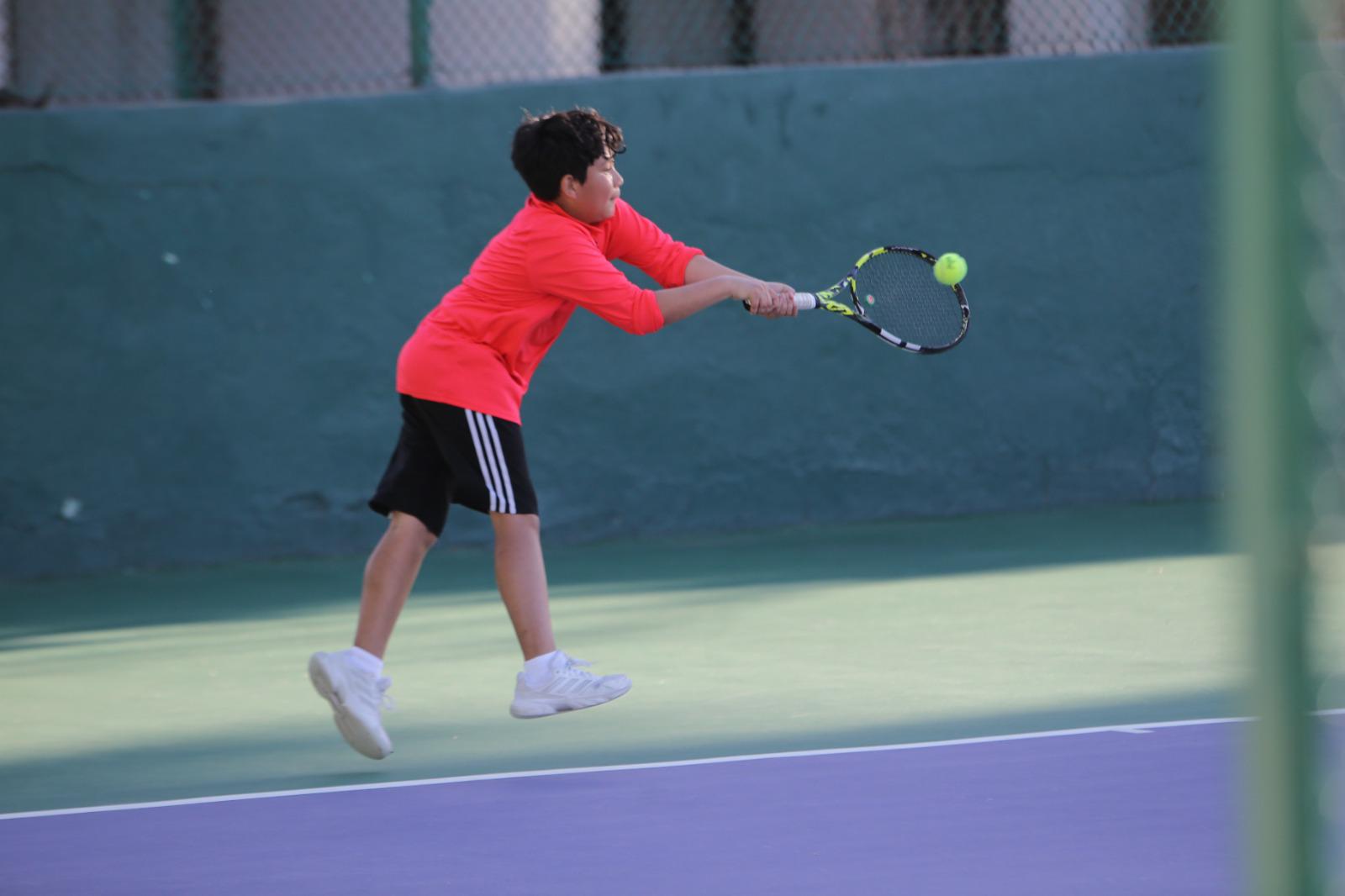 $!Parisi está en plan grande en Copa de Tenis Amstel