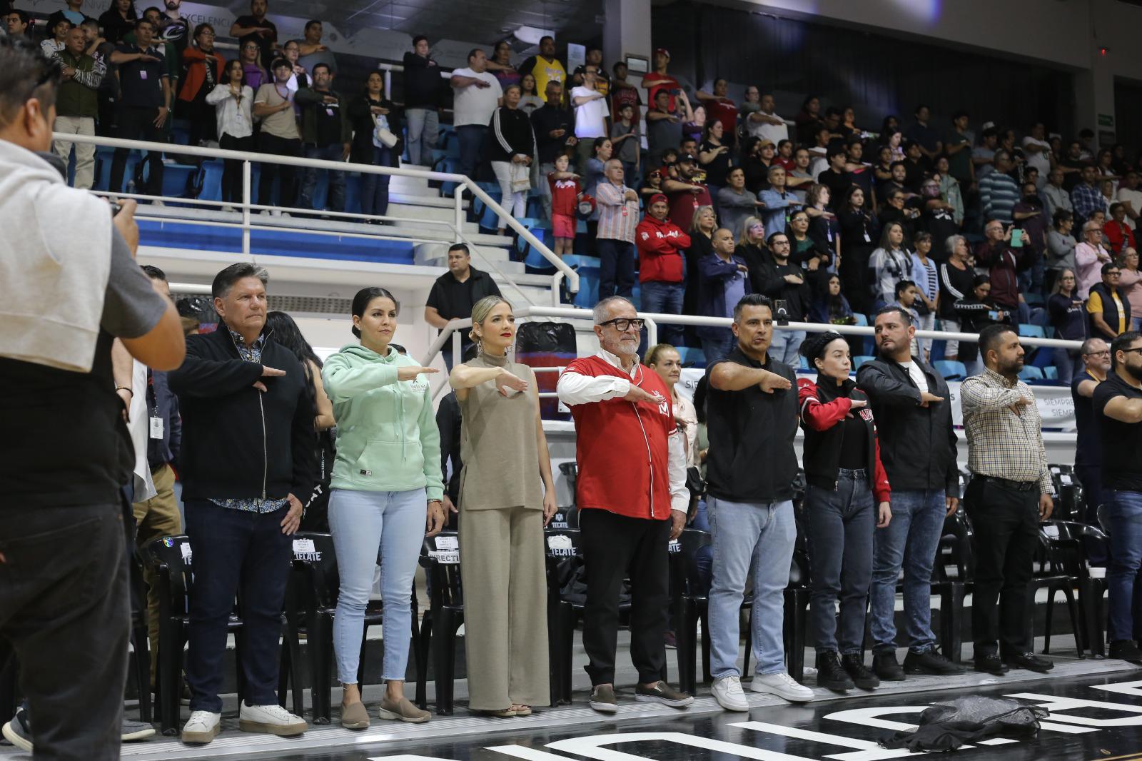 $!Reconoce Venados Basketball a leyendas porteñas