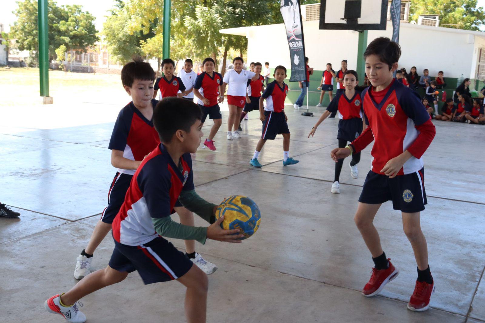 $!Ponen a la Amado Nervo a jugar handball