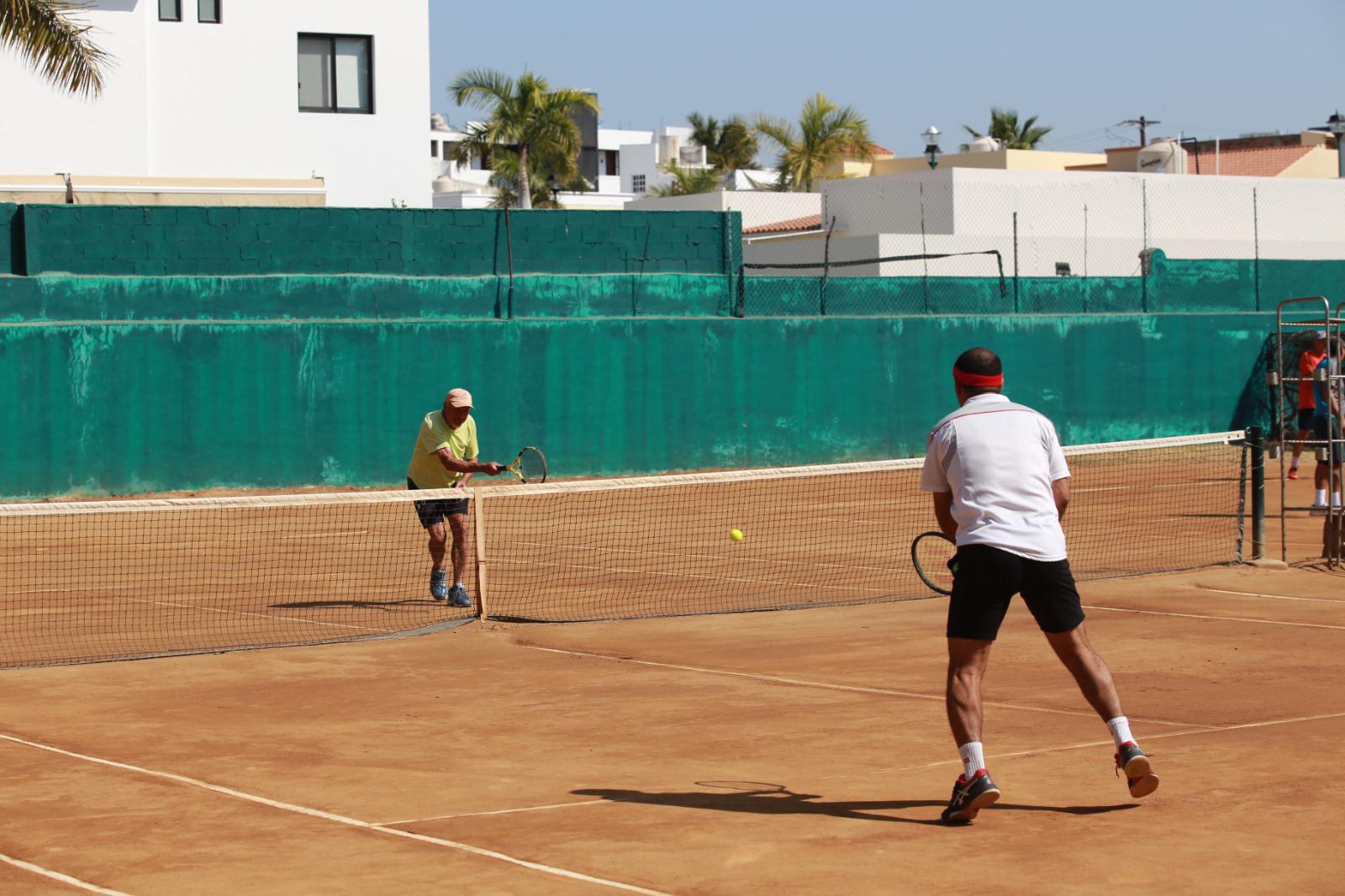 $!Familia Tostado se instala en semifinal de Copa Carnaval de Tenis