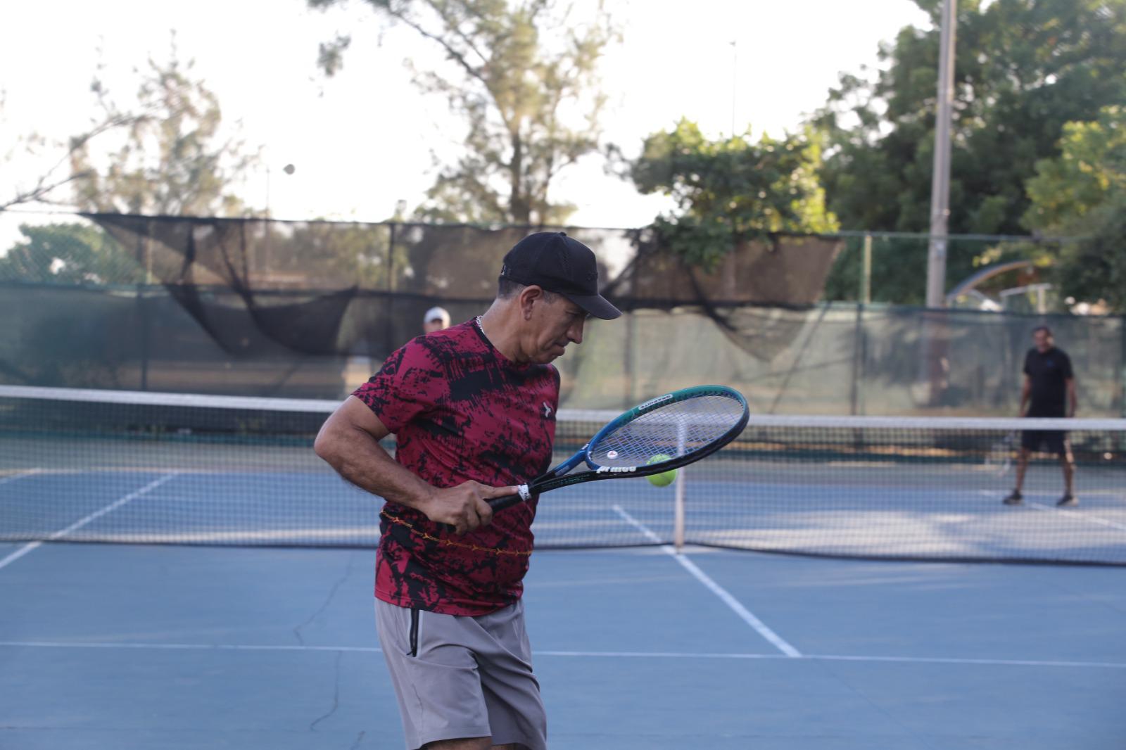 $!Vázquez y Mendoza imponen condiciones en Torneo del Pavo