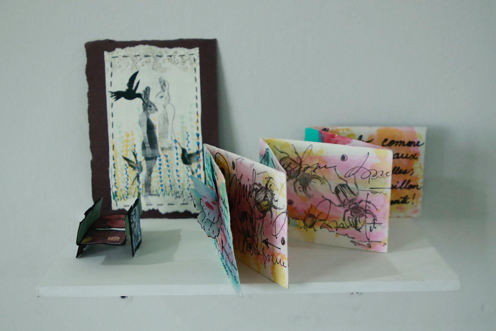 $!El libro de artista tiene como soporte la técnica de origami.