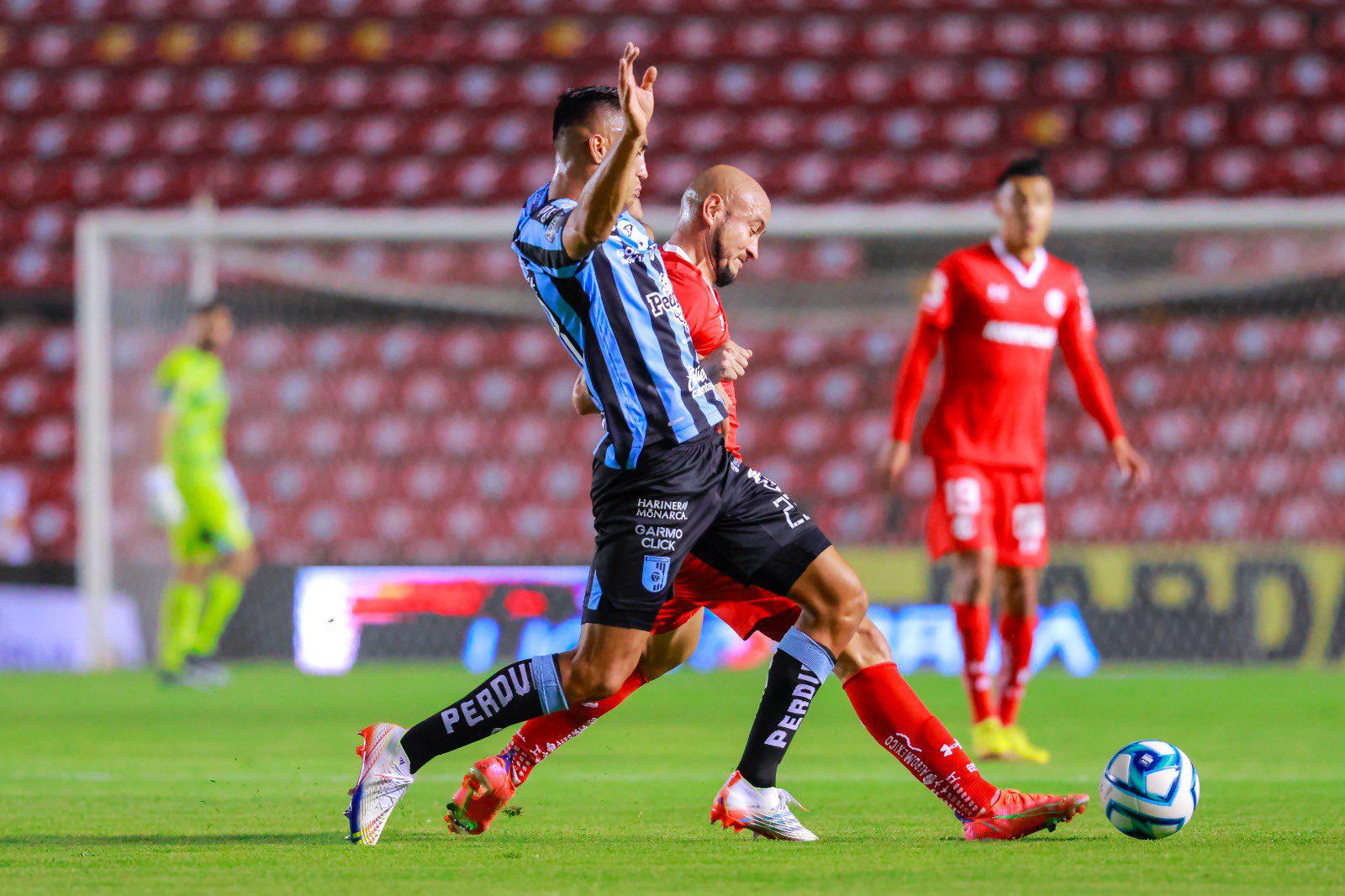$!Gallos Blancos por fin ganó y toma oxígeno ante el Toluca