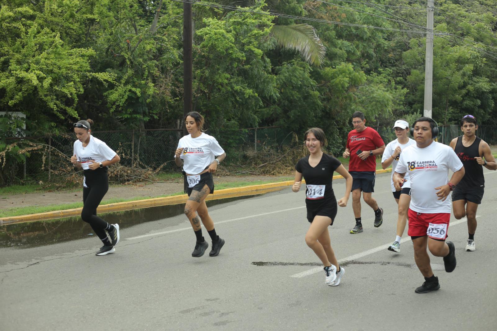 $!Labrador y Medina imponen categoría en Carrera Nacional por la Salud, en Mazatlán