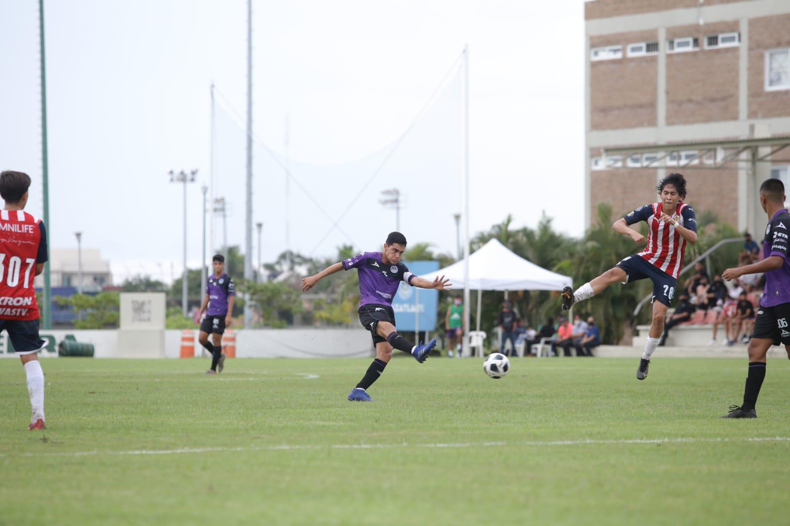 $!Mazatlán FC se lleva colosal derrota ante Chivas en la Sub 16