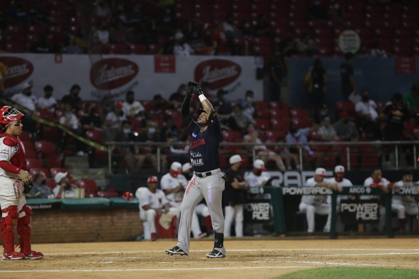 $!Venados de Mazatlán se sacude la escoba y derrota a Mayos al son de 7-4