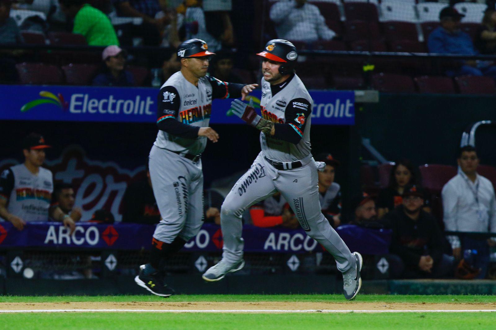$!Naranjeros de Hermosillo pega primero en el Clásico de la LMP