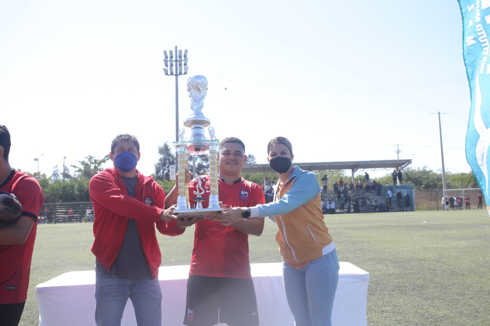 $!Construcciones Covec levanta la Copa de la Primera Fuerza