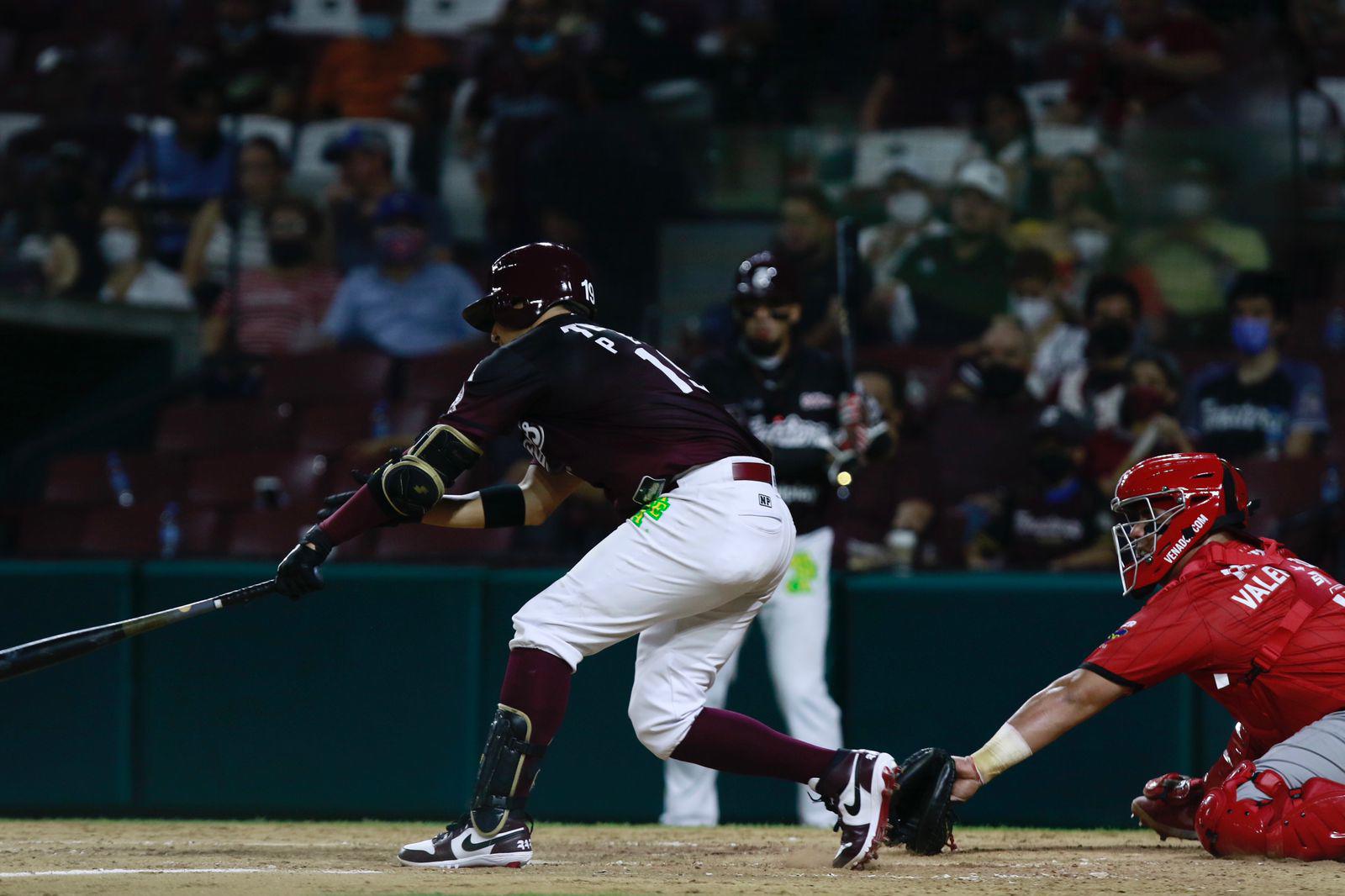 $!Tomateros comienza con el pie derecho su lucha por el tricampeonato de la LMP
