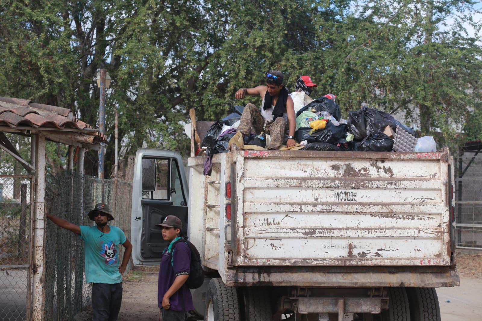 $!Piden vecinos de Pradera Dorada 2 actuar contra robos y tiro de escombros