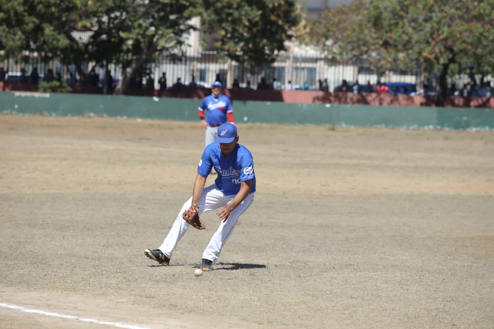 $!Faciso descarga su ofensiva ante Facimar en el beisbol Intersindical de la UAS