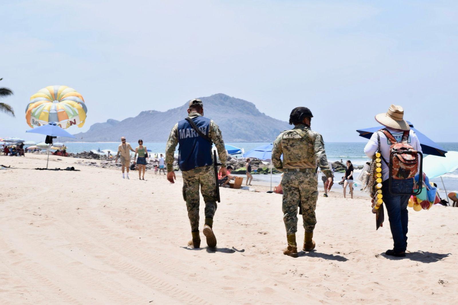 $!Refuerzan seguridad en playas de Mazatlán con módulos de atención