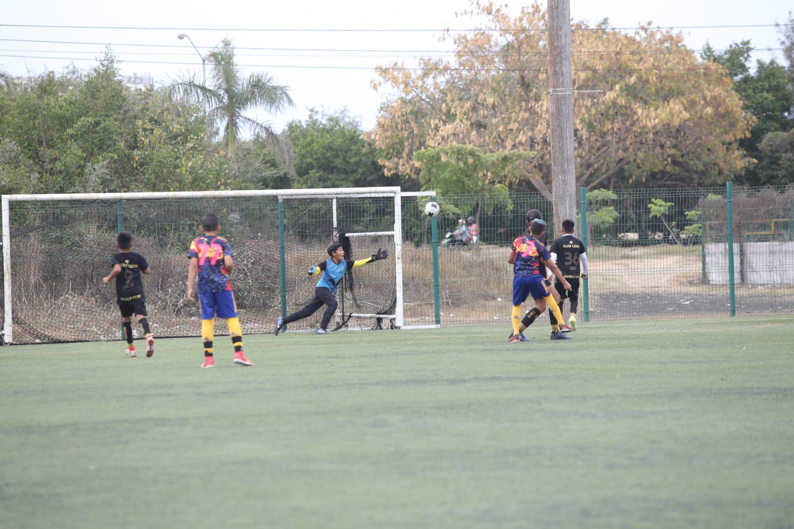 $!Academia Muralla hace valer la casa en la Copa Mazatlán de Futbol 7