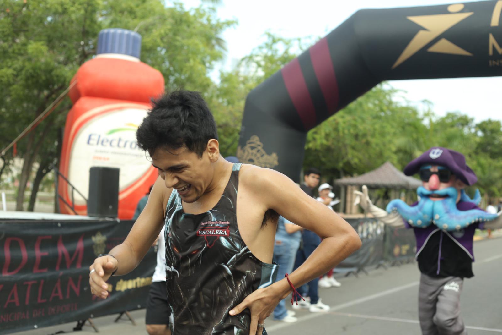 $!Labrador y Medina imponen categoría en Carrera Nacional por la Salud, en Mazatlán