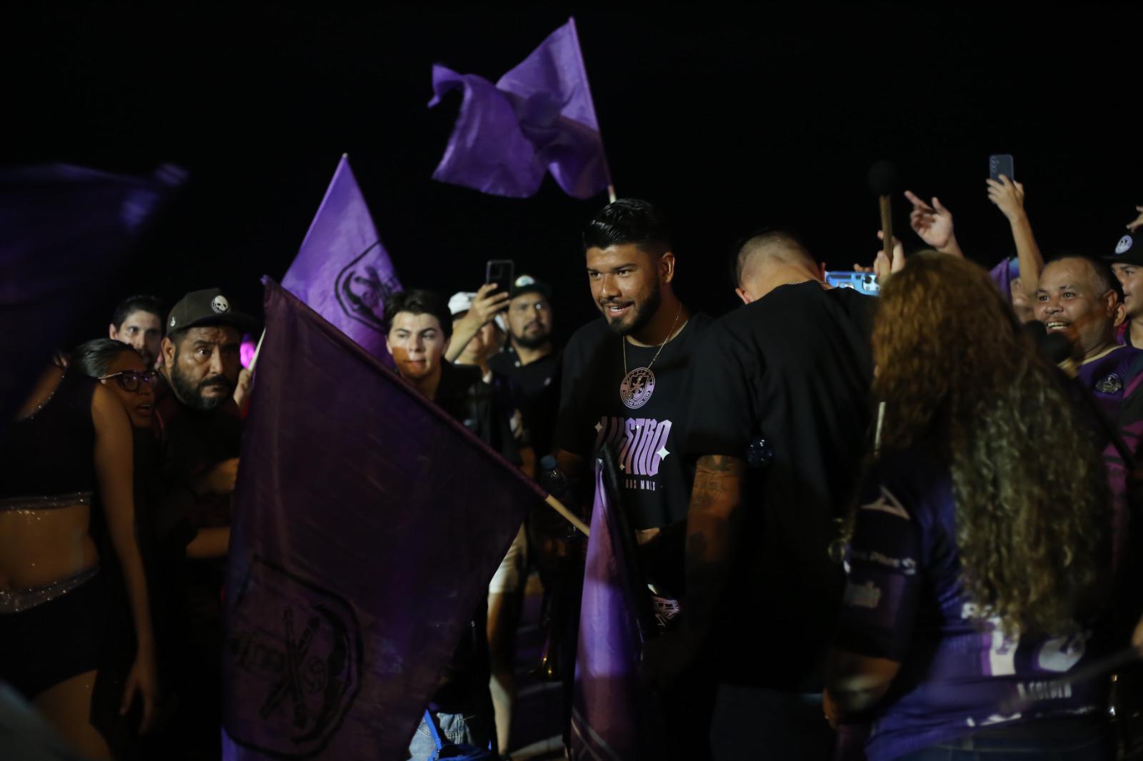 $!Mazatlán FC celebra quinto aniversario con vistoso desfile