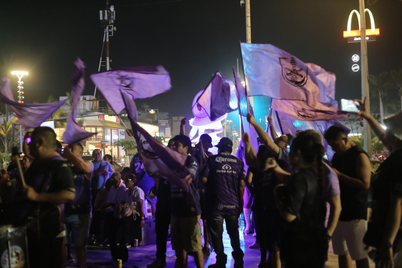 $!Mazatlán FC celebra quinto aniversario con vistoso desfile
