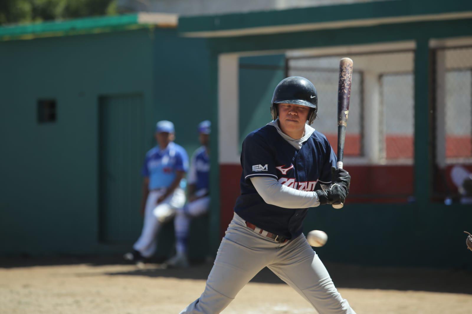$!ISSSTE suda en serio para vencer a SCD-Dizapama en el beisbol Burócrata Federal