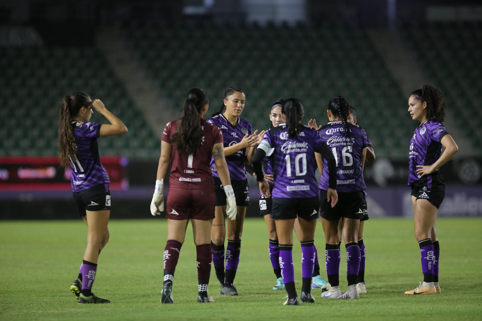 $!Mazatlán fracasa en casa y es goleado por Monterrey
