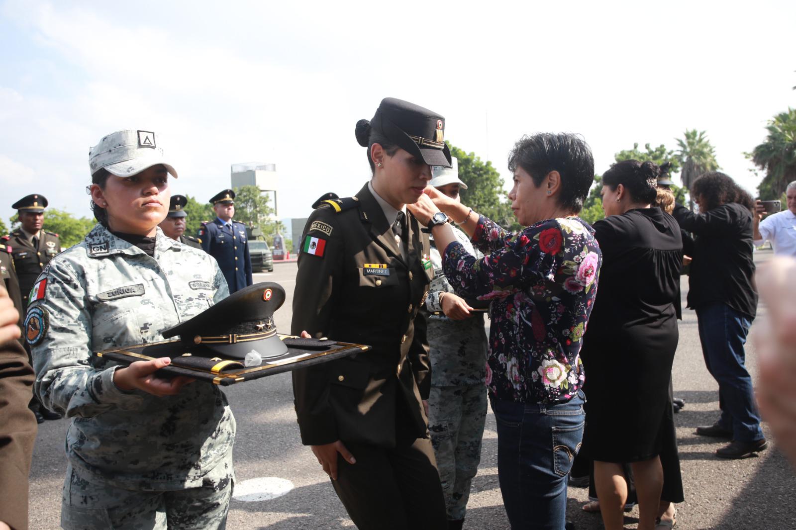 $!Reciben su ascenso 20 militares en la Tercera Región en Mazatlán
