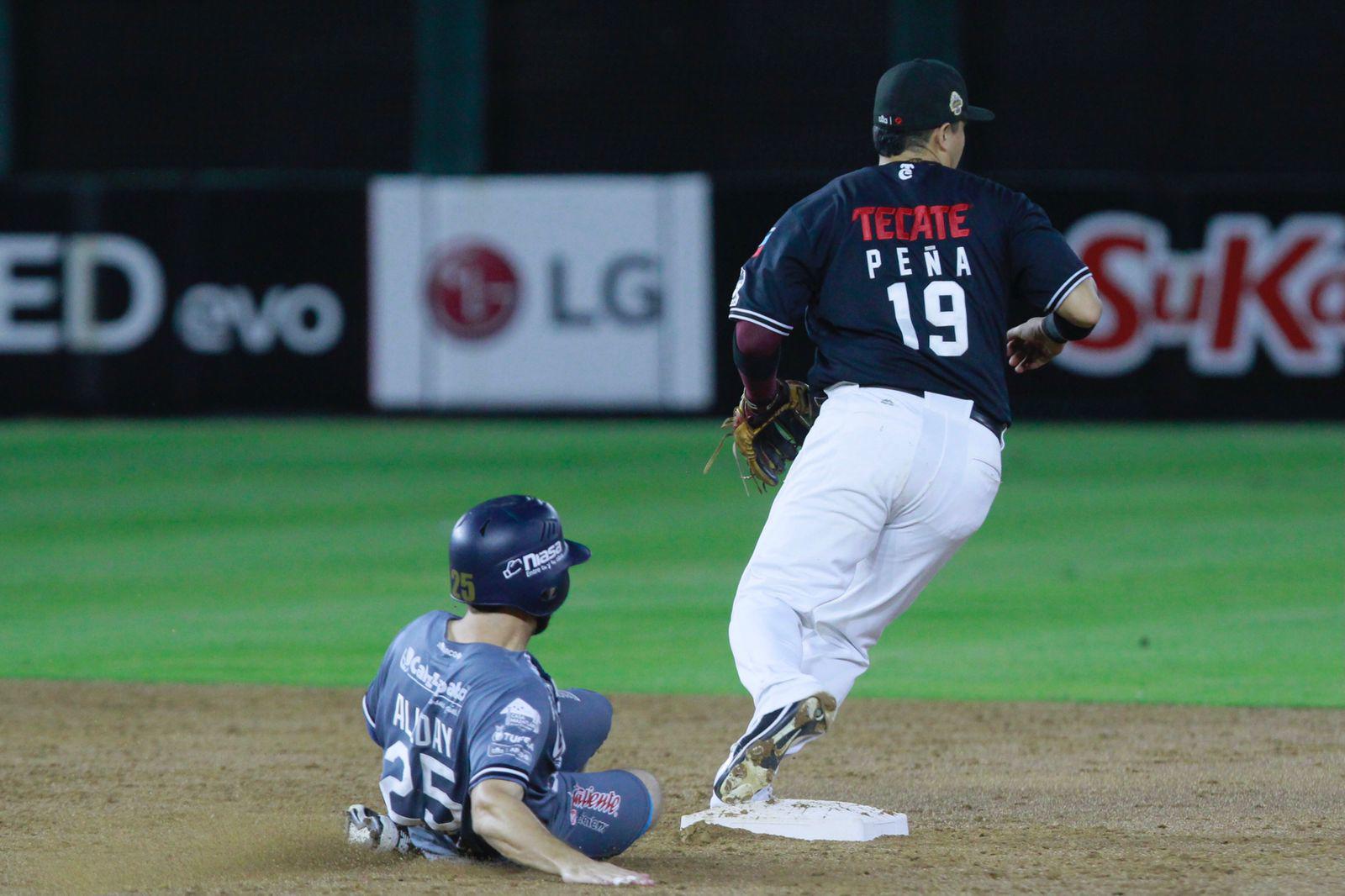 $!Tomateros de Culiacán vence a Algodoneros de Guasave en kilométrico juego