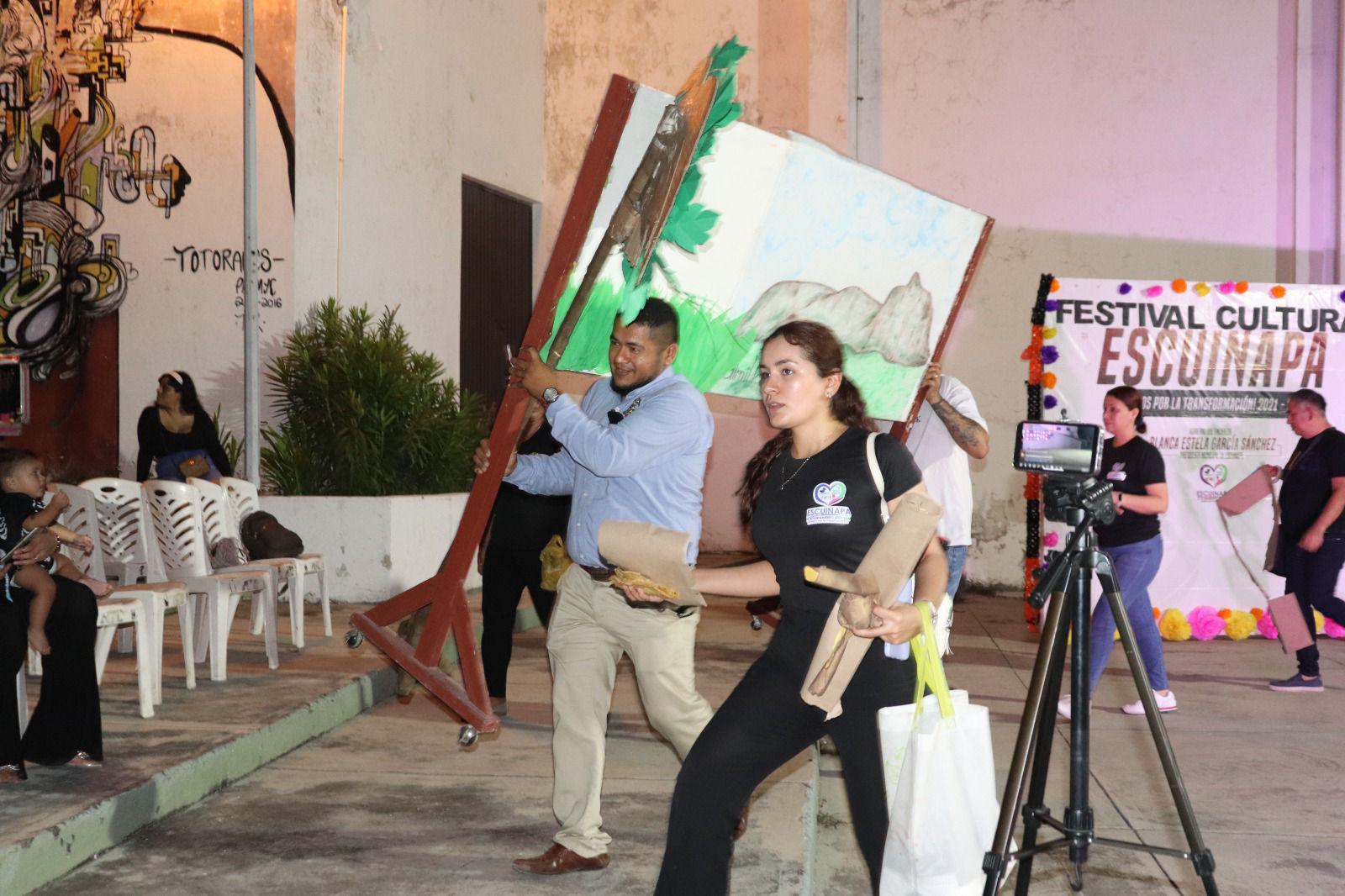 $!Estudiantes participan en Festival Cultural en el Teatro Severiano Moreno, en Escuinapa
