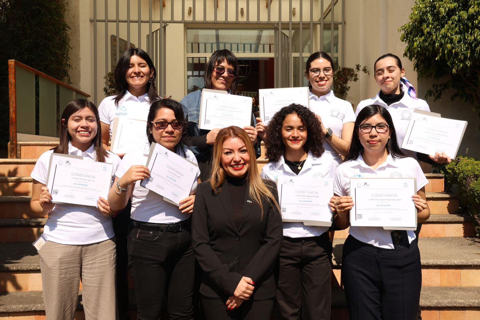 $!Joven mazatleca es seleccionada entre los 20 mejores en reto de innovación de tecnología