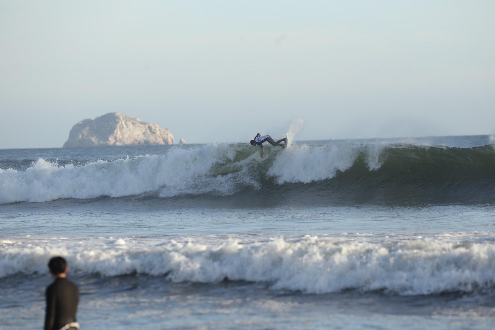 $!Jaime Camargo se adueña del Blue Therapy Surf Music