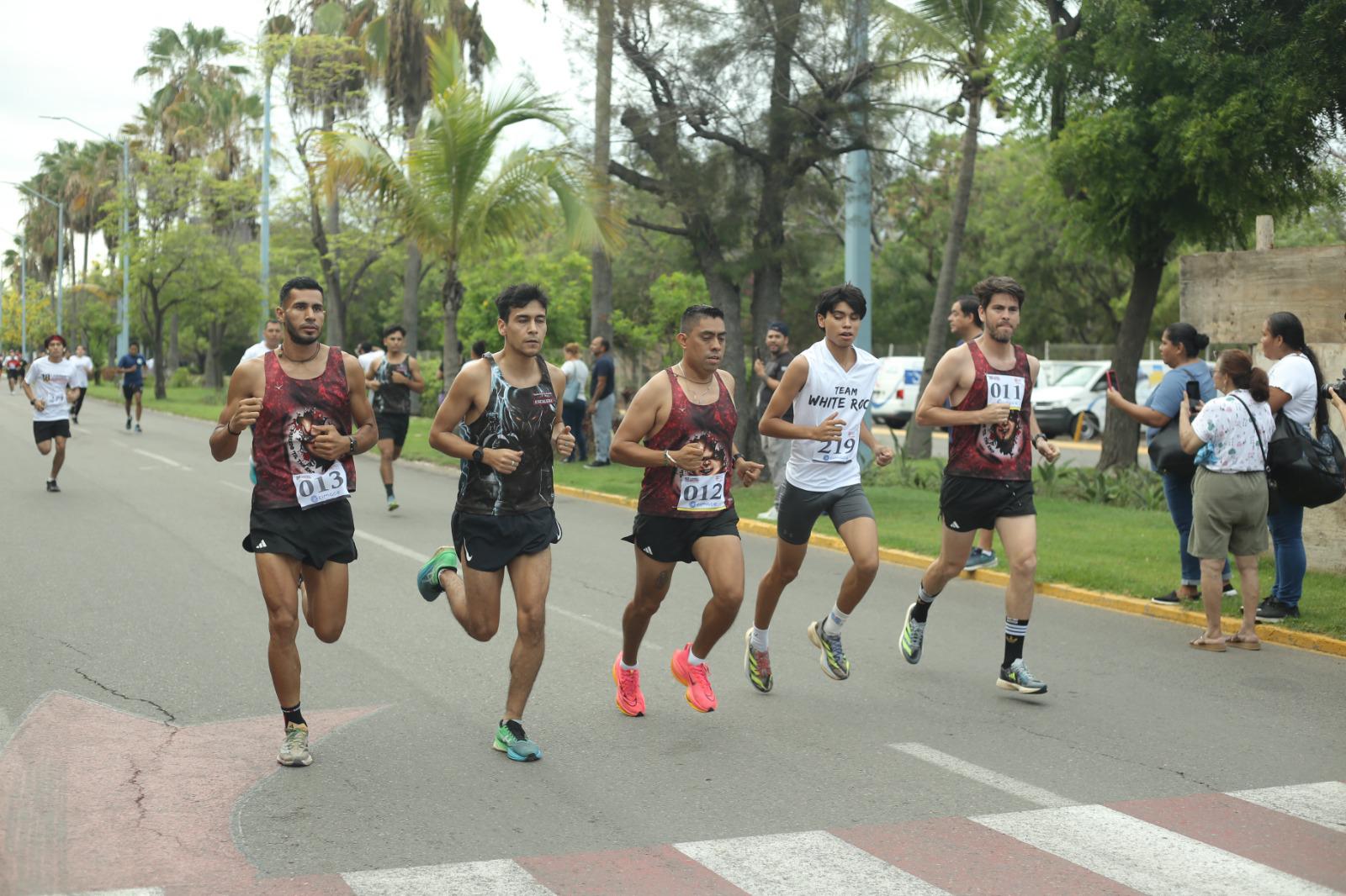 $!Labrador y Medina imponen categoría en Carrera Nacional por la Salud, en Mazatlán